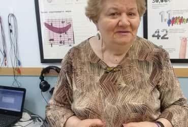 «ГрузовичкоФ» и фонд «Долго и счастливо» купили слуховые аппараты для пожилой петербурженки